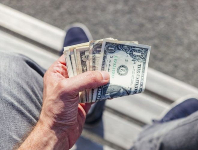 Dinero-Me-Usas-O-te-Uso-oh-my-boomer